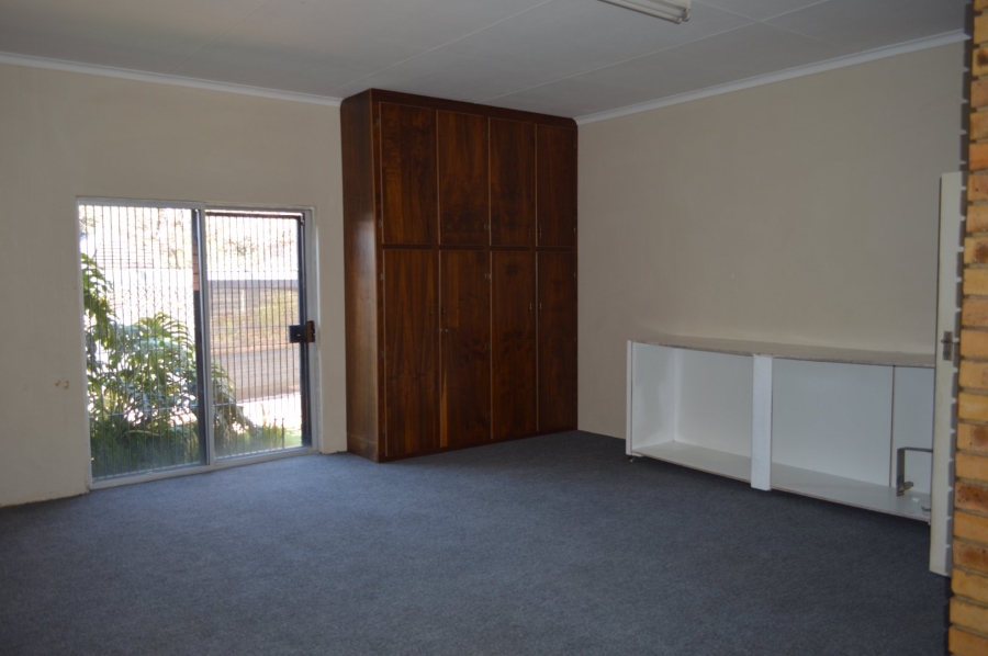 5 Bedroom Property for Sale in Flamwood North West